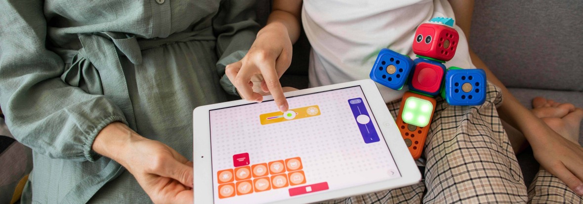 enfant interactions écran