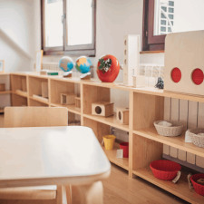 Meubles et jouets en bois dans la crèche de Paudex 